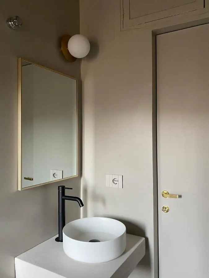 Bilocale Di Design Con Vista In Crocetta Quadronno Apartment Milan Italy